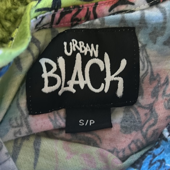 Urban Black Graffiti Style Graphic Tee - Picture 3 of 5